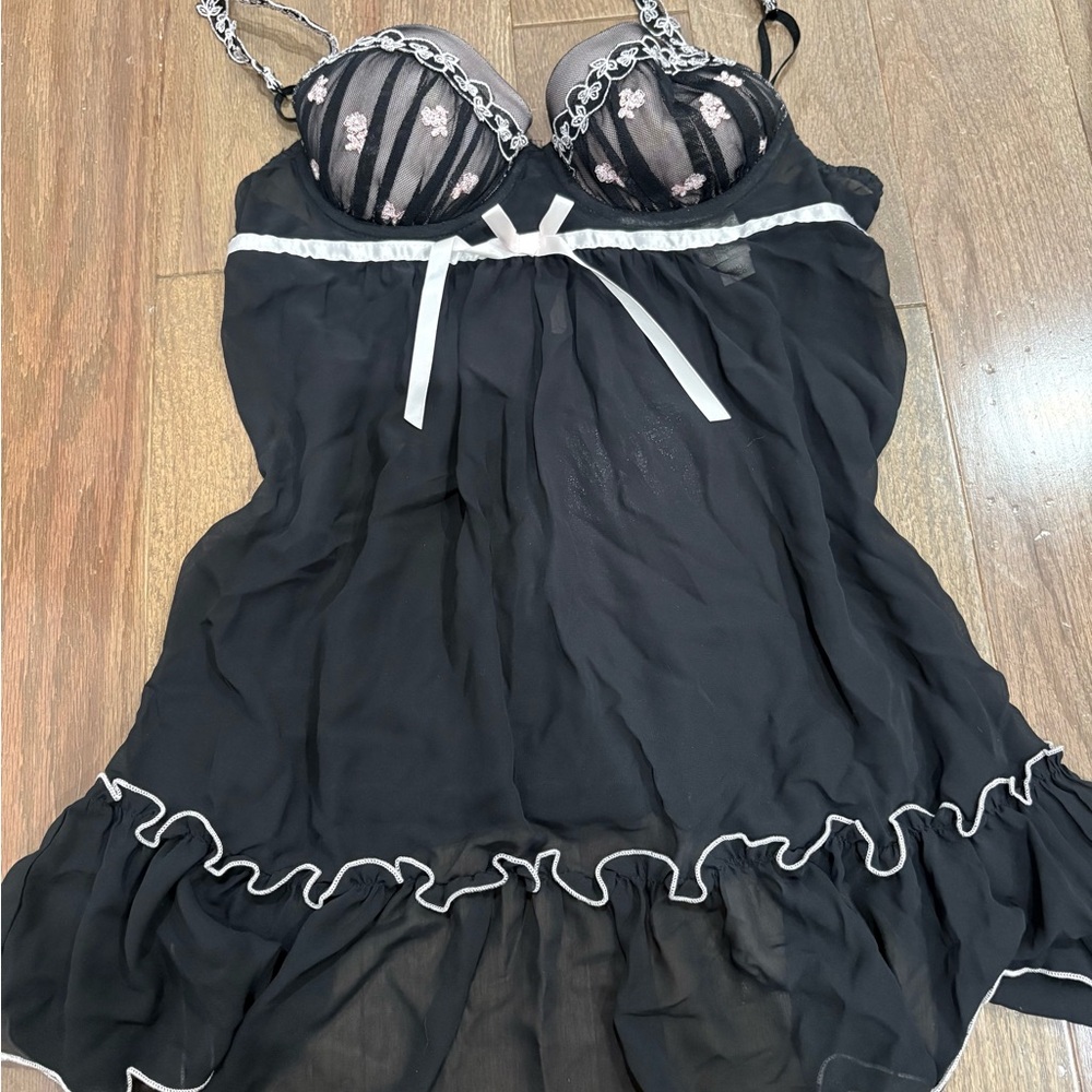Vintage black and white bustier babydoll top!